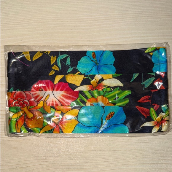 Colorful Patterned Face Masks Set - Picture 4 of 7